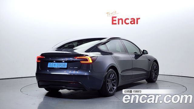 Tesla Model 3 2024 thumb 3