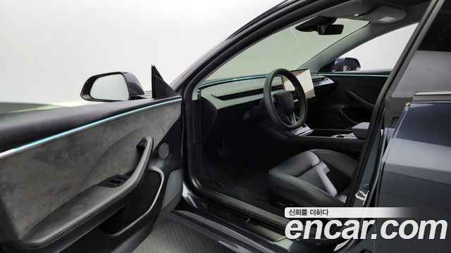 Tesla Model 3 2024 thumb 10