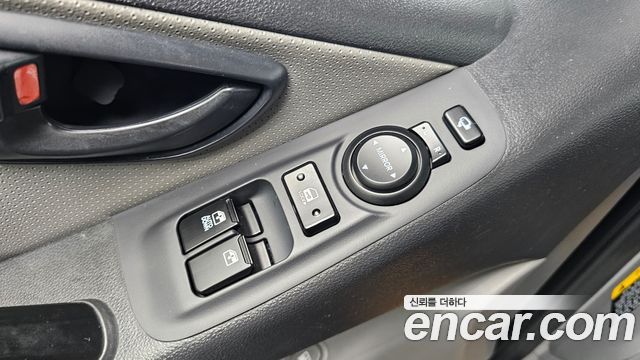 Hyundai Starex 2016 thumb 12