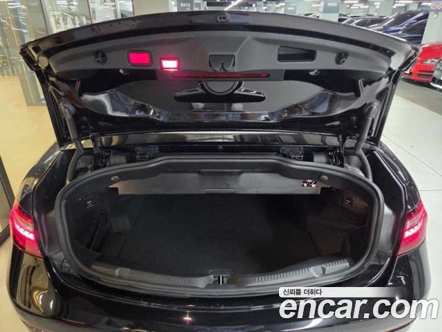 Mercedes-Benz E-Class 2021 thumb 8