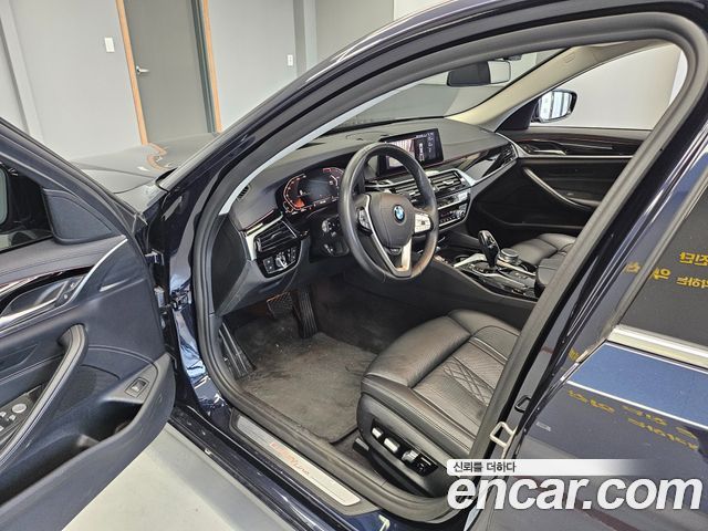 BMW 5 серии 2020 thumb 11