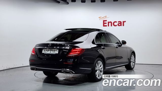 Mercedes-Benz E-Class 2019 thumb 3