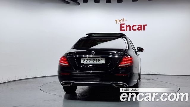 Mercedes-Benz E-Class 2019 thumb 5