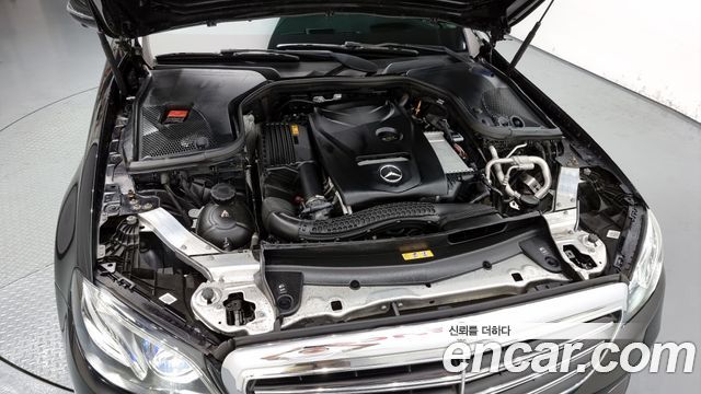 Mercedes-Benz E-Class 2019 thumb 7