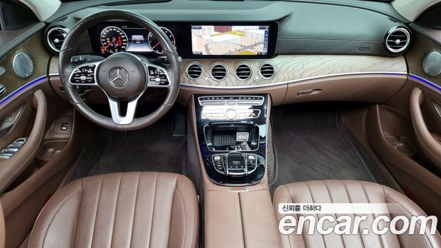 Mercedes-Benz E-Class 2019 thumb 8