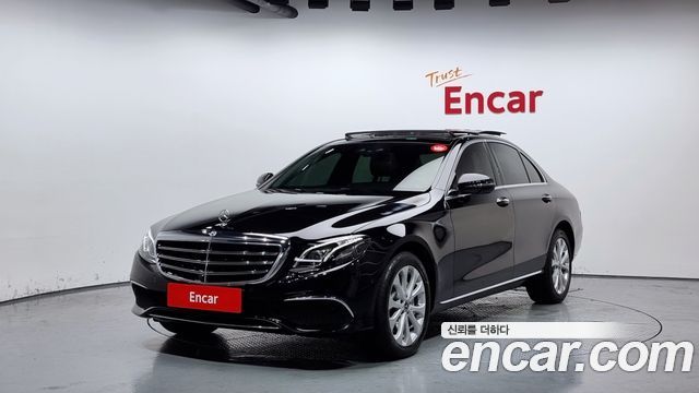 Mercedes-Benz E-Class 2019 thumb 12