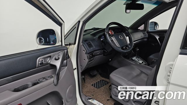 SsangYong Korando 2014 thumb 10