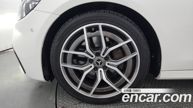 Mercedes-Benz E-Class 2020 thumb 5