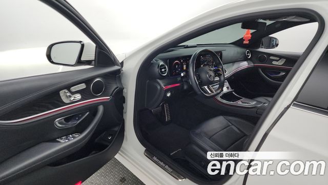 Mercedes-Benz E-Class 2020 thumb 10
