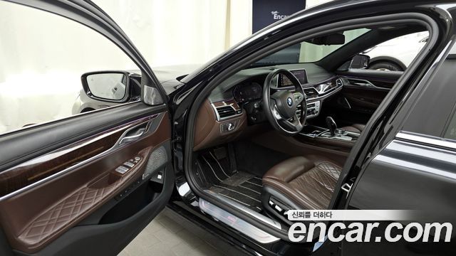BMW 7 серии 2019 thumb 11
