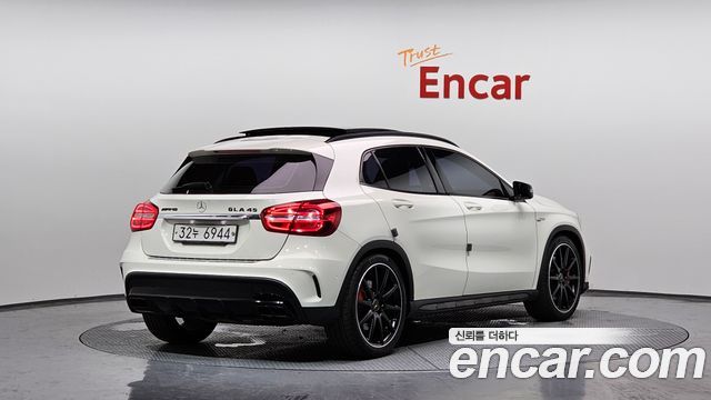 Mercedes-Benz GLA 2016 thumb 3