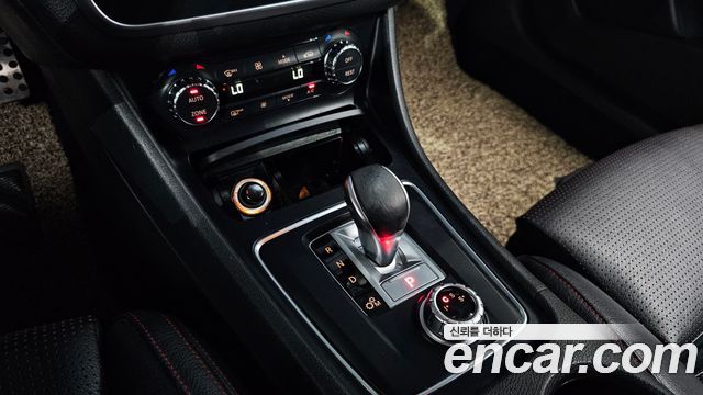Mercedes-Benz GLA 2016 thumb 10