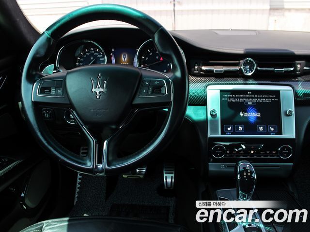 Maserati Quattroporte 2013 thumb 10