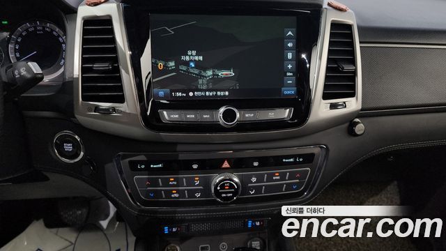 SsangYong Rexton 2018 thumb 12