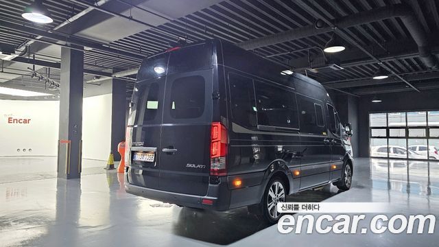 Hyundai Staria 2023 thumb 3