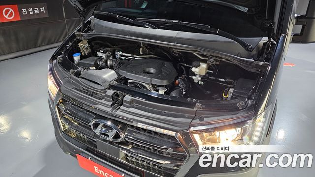 Hyundai Staria 2023 thumb 7