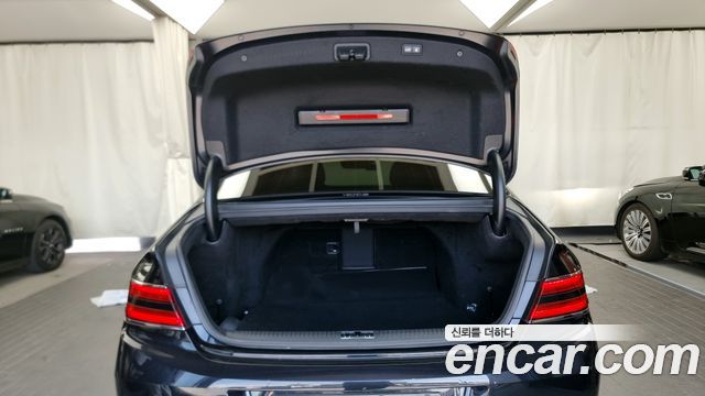 Genesis G90 2019 thumb 12