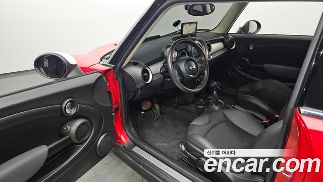 Mini Hatch 2011 thumb 11