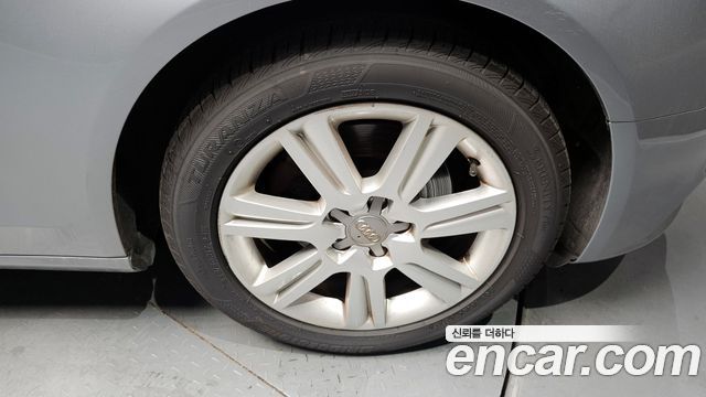 Audi A4 2011 thumb 6