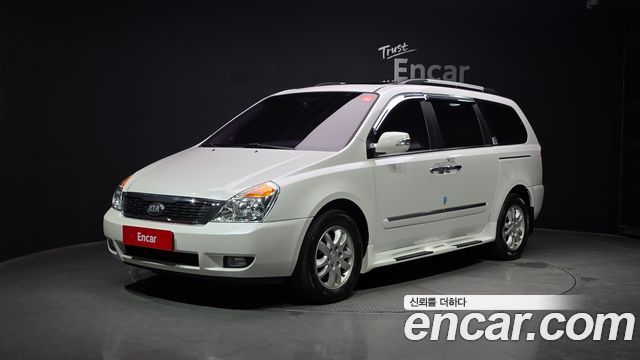 Kia Carnival 2013 thumb 2