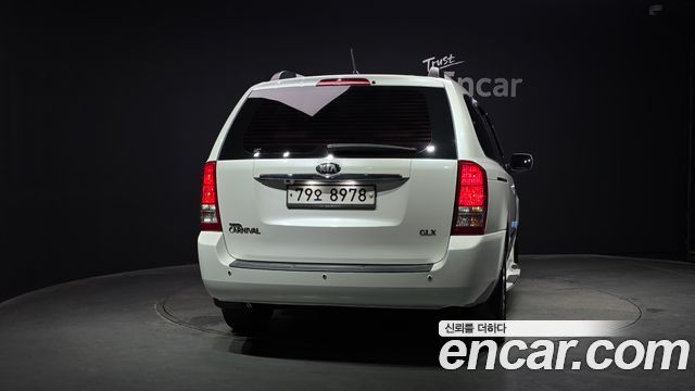 Kia Carnival 2013 thumb 4