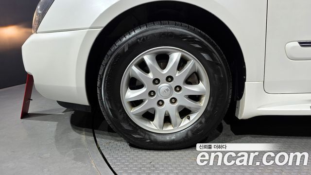 Kia Carnival 2013 thumb 5