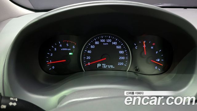 Kia Carnival 2013 thumb 8