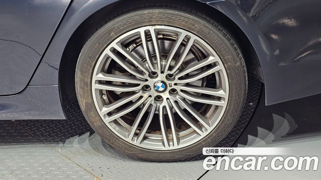 BMW 5 серии 2017 thumb 6