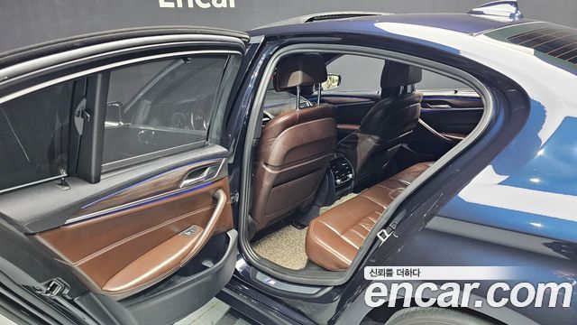 BMW 5 серии 2017 thumb 12