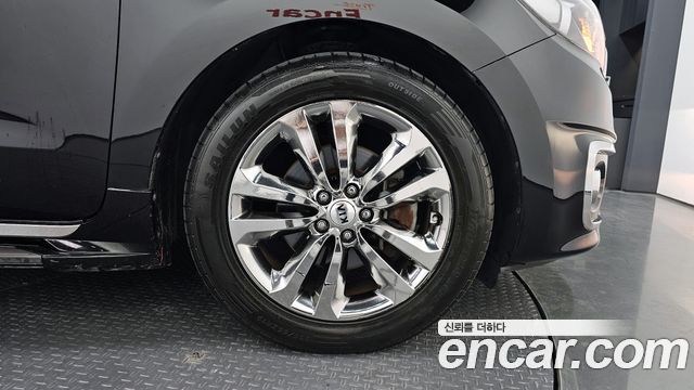 Kia Carnival 2017 thumb 5