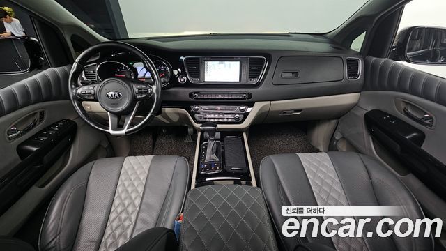 Kia Carnival 2017 thumb 7