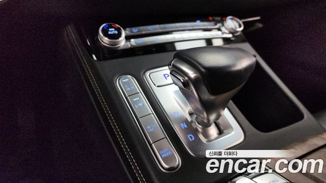 Genesis G90 2019 thumb 10