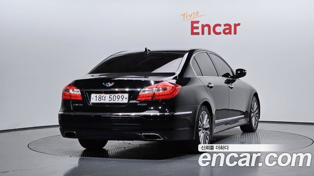 Hyundai Genesis 2013 thumb 3