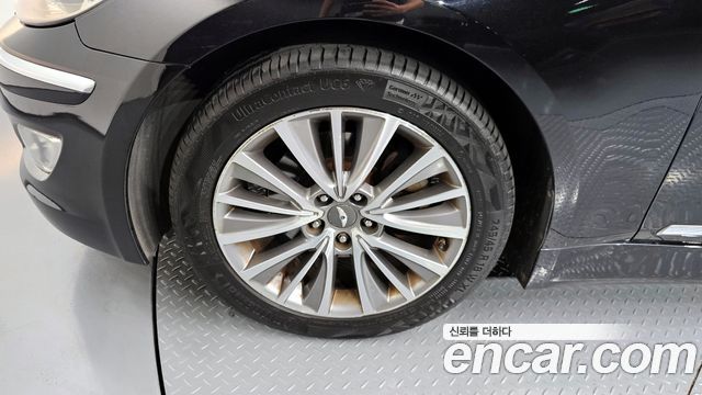Hyundai Genesis 2013 thumb 6