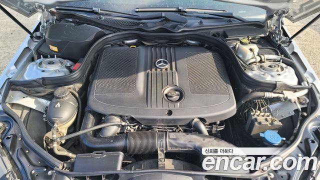 Mercedes-Benz E-Class 2013 thumb 7