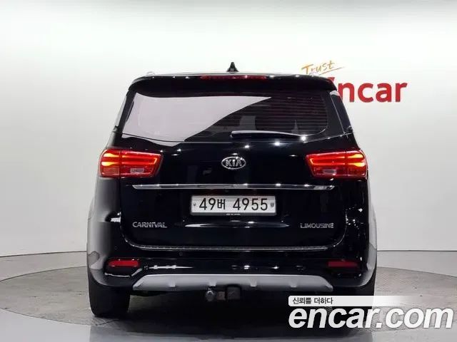 Kia Carnival 2018 thumb 4