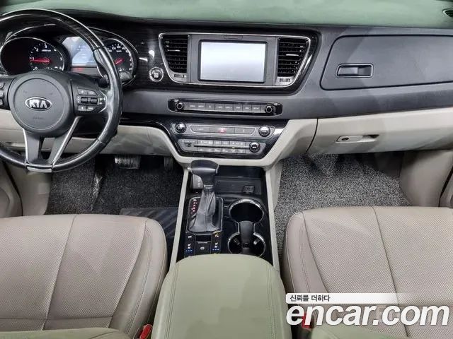 Kia Carnival 2018 thumb 7