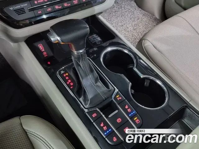 Kia Carnival 2018 thumb 9