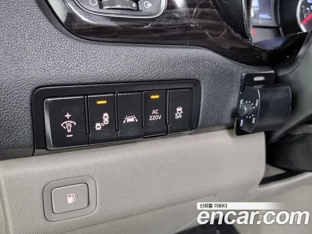 Kia Carnival 2018 thumb 12
