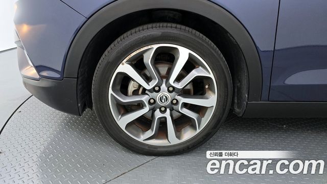 SsangYong Tivoli 2015 thumb 6