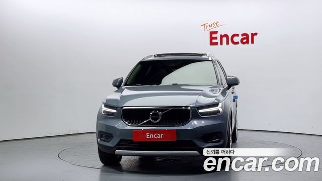 Volvo XC40 2020 thumb 4