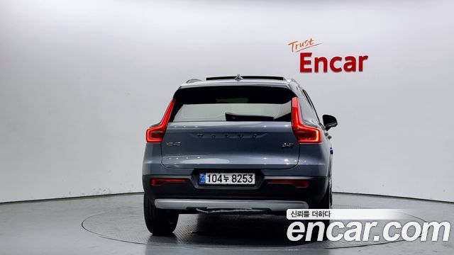 Volvo XC40 2020 thumb 5