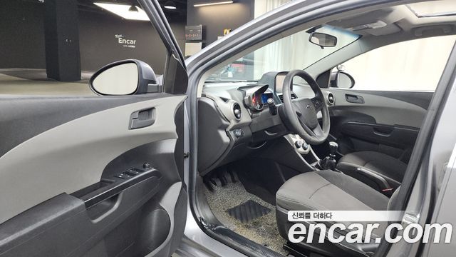 Chevrolet Aveo 2012 thumb 10