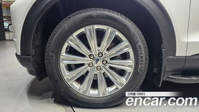 Ford Explorer 2020 thumb 5