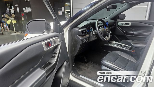 Ford Explorer 2020 thumb 10
