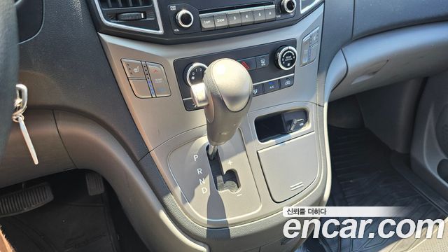 Hyundai Starex 2015 thumb 10