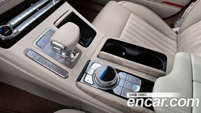 Genesis G90 2019 thumb 9