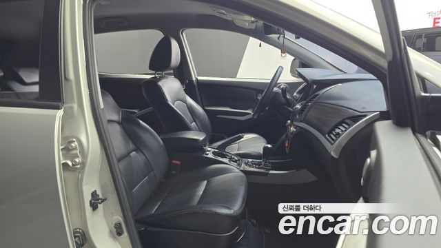 SsangYong Korando 2014 thumb 10