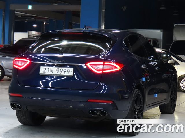 Maserati Levante 2017 thumb 3