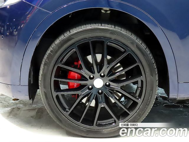 Maserati Levante 2017 thumb 6